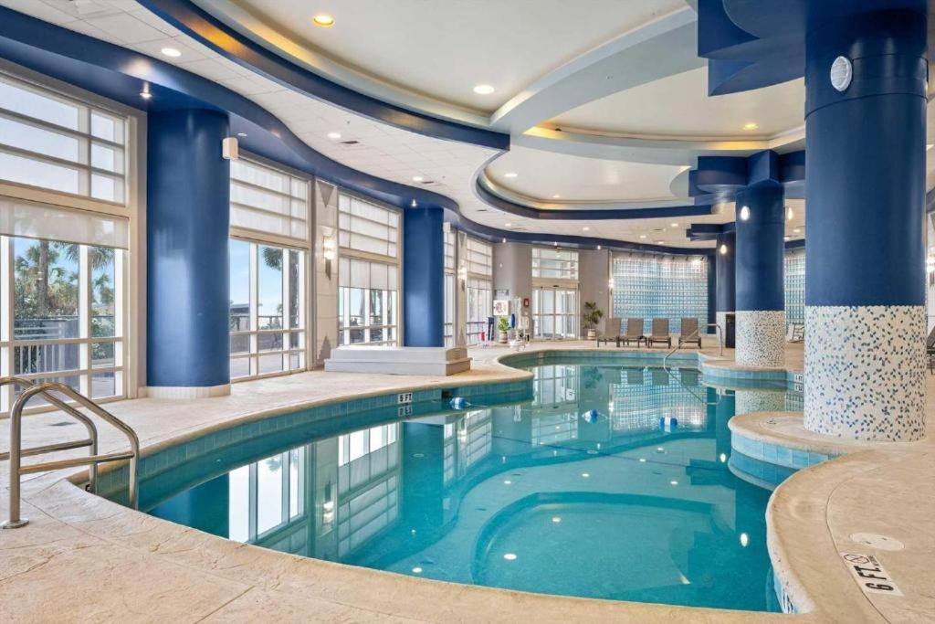 Apartment Vacation In Comfort And Luxury - 1 Bedroom Direct Oceanfront - Wyndham Ocean Walk 1007