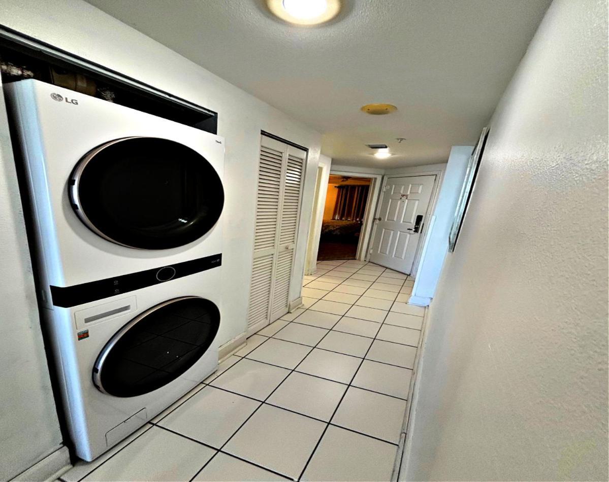 Apartment Vacation In Comfort And Luxury - 1 Bedroom Direct Oceanfront - Wyndham Ocean Walk 1007 *