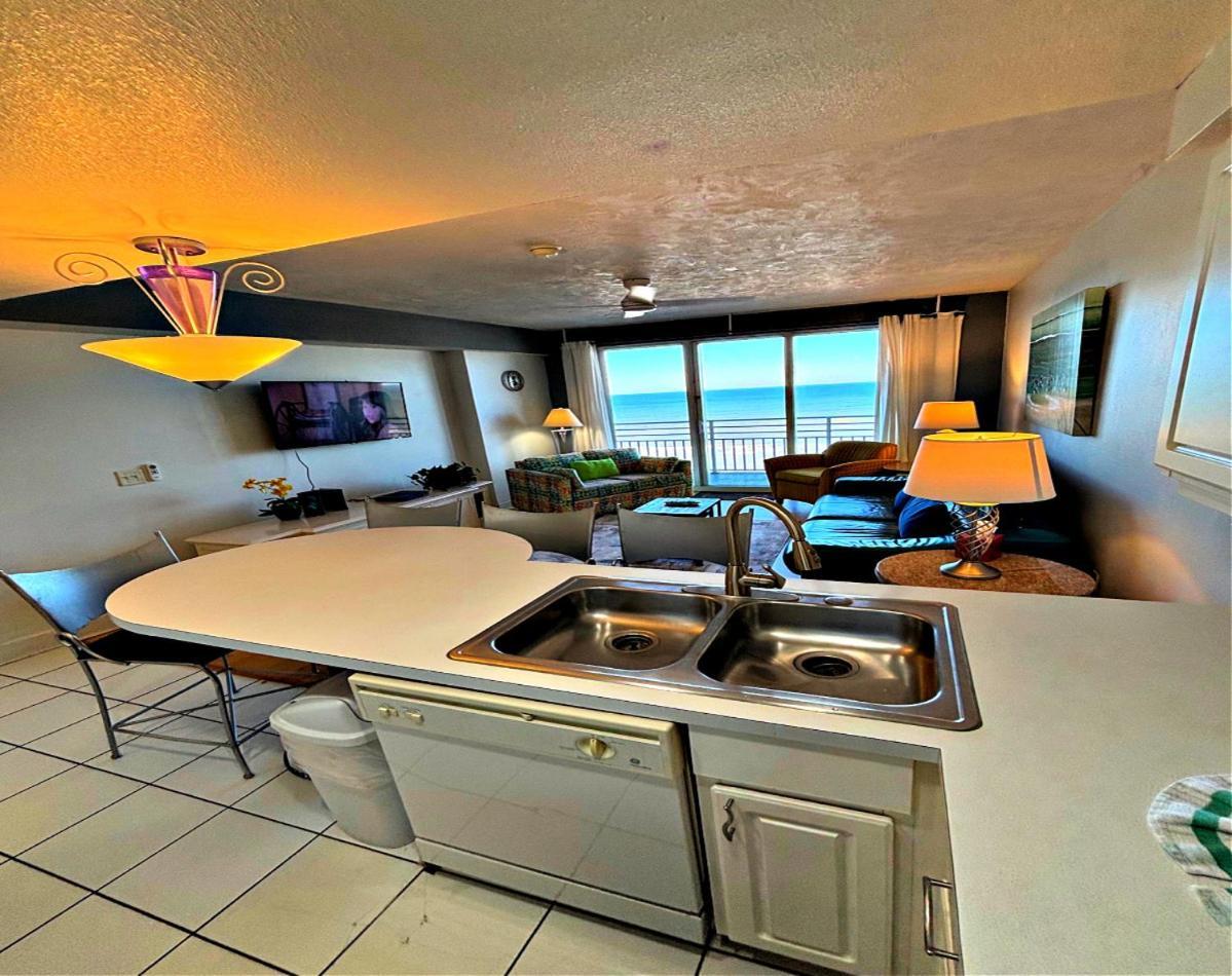 Vacation In Comfort And Luxury - 1 Bedroom Direct Oceanfront - Wyndham Ocean Walk 1007 Apartment *